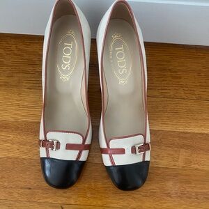 Tod’s heels with buckle